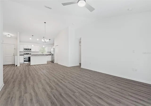 Photo 4 of Single family home for sale at 5 Whisant Pl, Palm Coast, FL 32164 | MLS# FC322169 | Listing updated on 2026-10-26