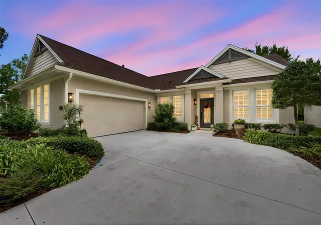 Single family home for sale at 1024 Heron Point Cir, DELAND, FL 32724 | MLS# V4951863