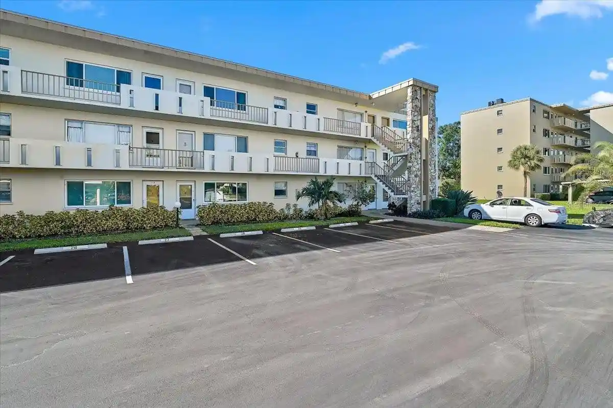 Listing Photo 1 - Condo for sale in 4480 Ironwood Cir located at 4480 Ironwood Cir, Bradenton, FL 34209 - Unit #216A