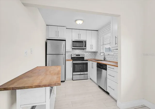 Photo 4 of Condo for sale at 4480 Ironwood Cir #216A, Bradenton, FL 34209 | MLS# A4709864 | Listing updated on 2026-10-28
