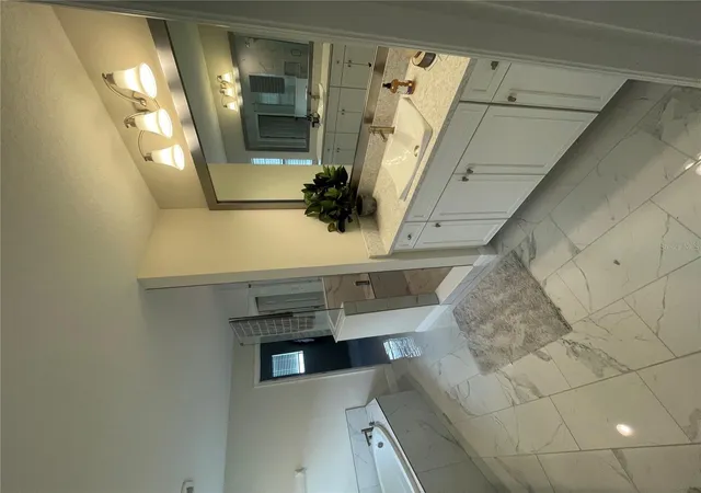Photo 4 of Single family home for sale at 14529 Woodland Spur Dr, Lithia, FL 33547 | MLS# L4965843 | Listing updated on 2026-10-22