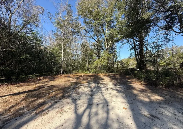 Photo 1 of Land for sale at 117 Medalist Rd, Rotonda West, FL 33947 | MLS# S5159672 | Listing updated on 2026-10-17