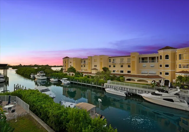 Photo 2 of Condo for sale at 14041 Bellagio Way #315, Osprey, FL 34229 | MLS# A4709865 | Listing updated on 2026-10-17