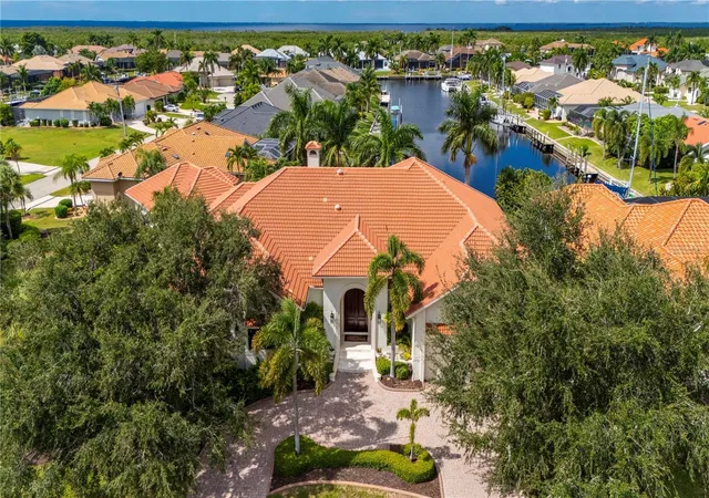 Photo 3 of Mansion for sale at 1117 San Mateo Dr, Punta Gorda, FL 33950 | MLS# C7532125 | Listing updated on 2026-10-20
