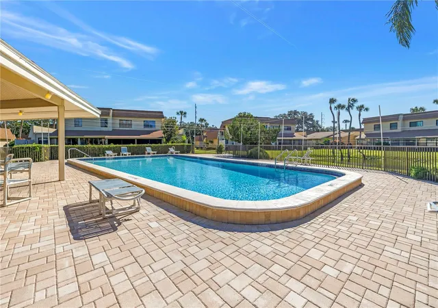 Listing Photo 4 - Condo for sale in building located at 8473 17Th St N, St Petersburg, FL 33702