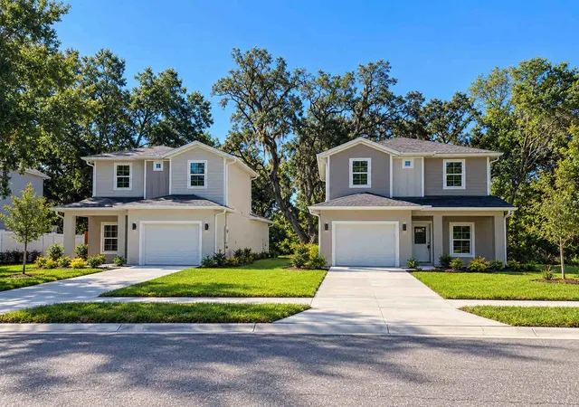 Single family home for sale at 110 E 18th Street, Apopka, FL 32703 | MLS# O6450519 | Listing updated on 2026-10-26