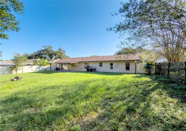 Photo 4 of Single family home for sale at 1804 Orange Hl Dr, Brandon, FL 33510 | MLS# W7890387 | Listing updated on 2026-10-21