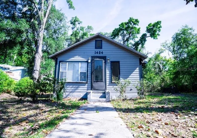 Single family home for sale at 1424 NE 1st Avenue, GAINESVILLE, FL 32641 | MLS# GC544223