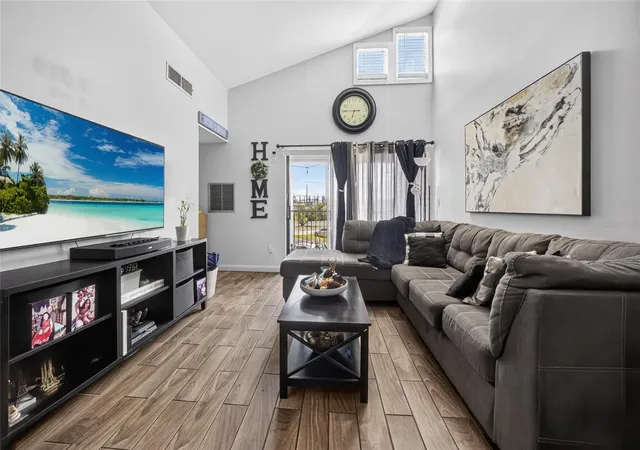 Listing Photo 1 - Condo for sale in building located at 3987 Atrium Dr, ORLANDO, FL 32822 - Unit #U5
