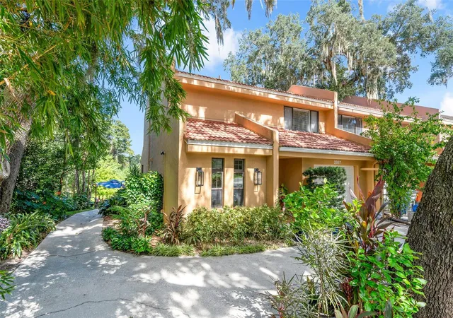 Photo 2 of Townhouse for sale at 2887 Temple Trl, Winter Park, FL 32789 | MLS# O6450536 | Listing updated on 2026-10-30