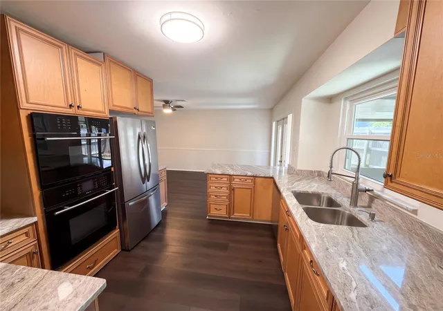 Photo 1 of Single family home for sale at 733 Lakeview Dr, Winter Springs, FL 32708 | MLS# O6450539 | Listing updated on 2026-10-22