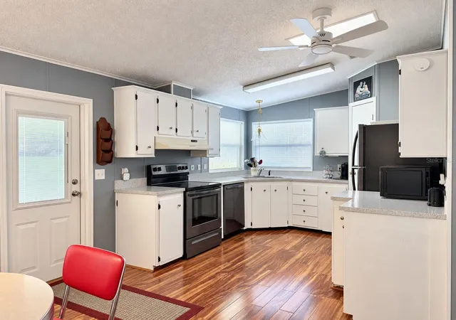 Photo 3 of Manufactured home for sale at 37631 Campo Ave, Zephyrhills, FL 33541 | MLS# TB8558896 | Listing updated on 2026-10-26