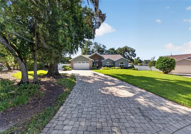 Photo 2 of Single family home for sale at 3012 SE 23rd Avenue, Ocala, FL 34471 | MLS# OM734181 | Listing updated on 2026-10-20