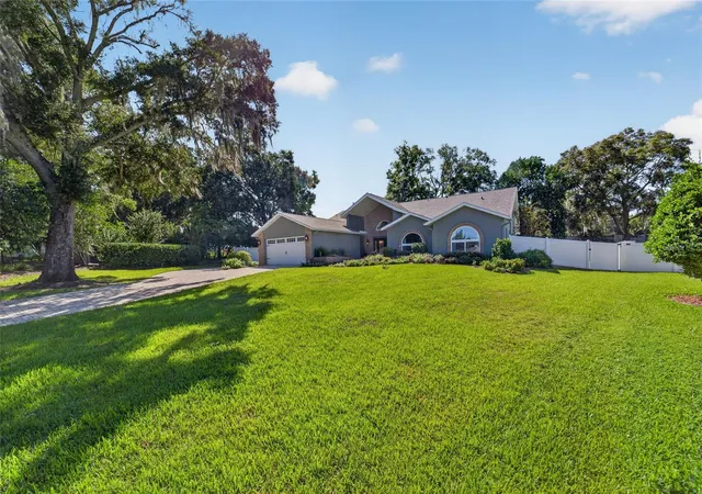 Photo 3 of Single family home for sale at 3012 SE 23rd Avenue, Ocala, FL 34471 | MLS# OM734181 | Listing updated on 2026-10-20