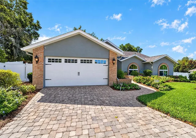 Photo 4 of Single family home for sale at 3012 SE 23rd Avenue, Ocala, FL 34471 | MLS# OM734181 | Listing updated on 2026-10-20