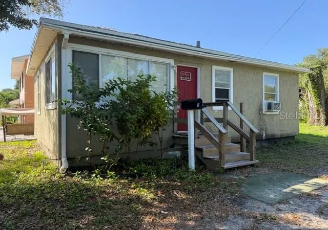 Photo 1 of Single family home for sale at 1721 Granville Ct S, Saint Petersburg, FL 33701 | MLS# TB8558898 | Listing updated on 2026-10-22