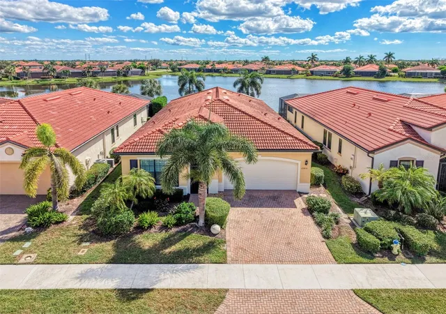 Photo 1 of Single family home for sale at 23810 Waverly Cir, Venice, FL 34293 | MLS# N6146228 | Listing updated on 2026-10-26