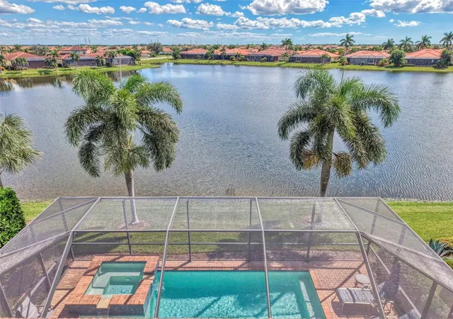 Photo 3 of Single family home for sale at 23810 Waverly Cir, Venice, FL 34293 | MLS# N6146228 | Listing updated on 2026-10-26