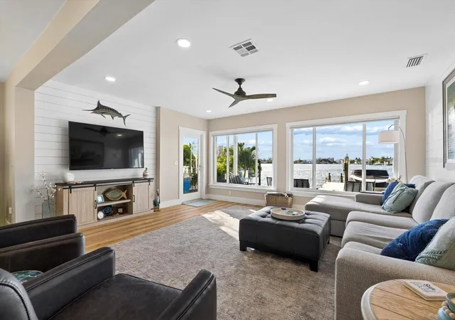 Photo 4 of Single family home for sale at 112 Wall St, Redington Shores, FL 33708 | MLS# TB8558917 | Listing updated on 2026-10-21