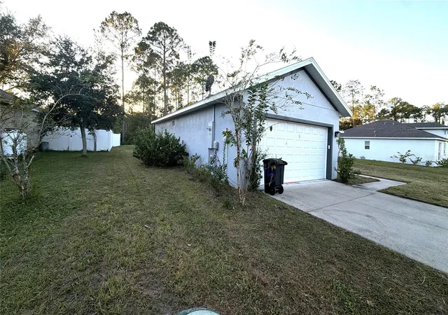 Photo 2 of Single family home for sale at 14 Zircon Ct, Palm Coast, FL 32164 | MLS# V4951864 | Listing updated on 2026-10-24