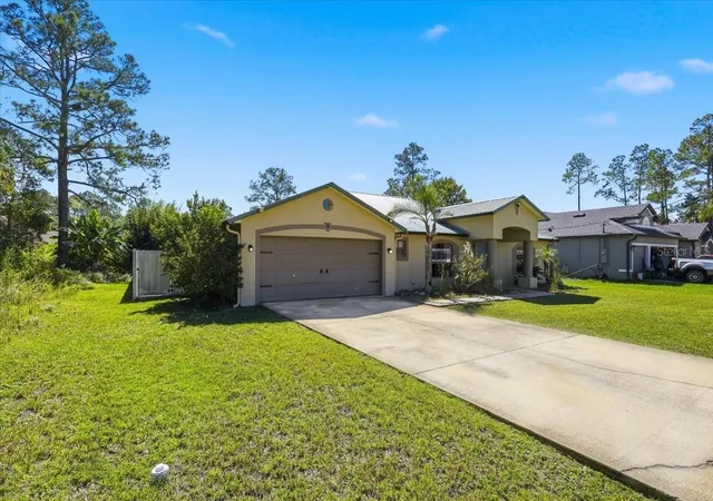 Photo 2 of Single family home for sale at 92 Robinson Dr, Palm Coast, FL 32164 | MLS# FC322181 | Listing updated on 2026-10-24