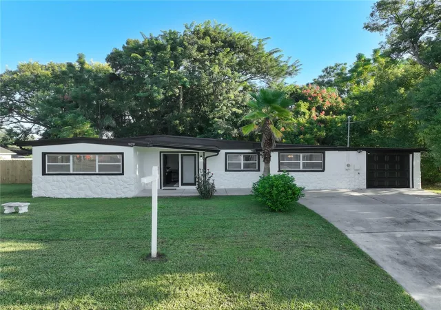 Photo 1 of Single family home for sale at 5939 Dogwood Dr, Orlando, FL 32807 | MLS# O6450580 | Listing updated on 2026-10-23