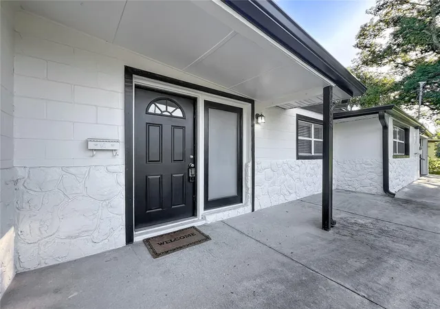 Photo 2 of Single family home for sale at 5939 Dogwood Dr, Orlando, FL 32807 | MLS# O6450580 | Listing updated on 2026-10-23