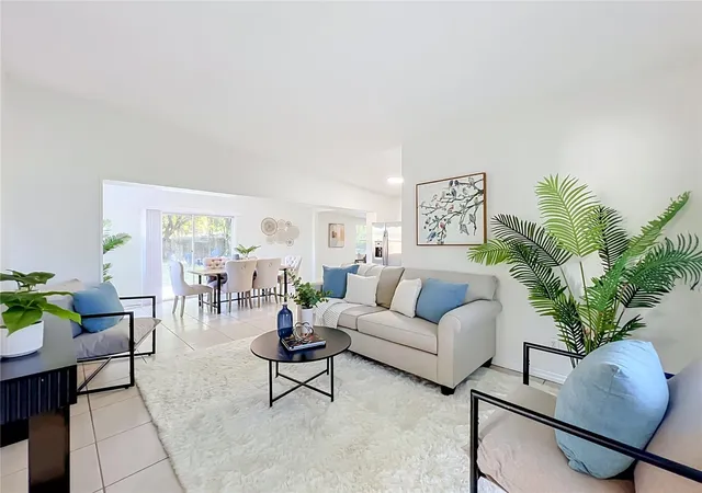 Photo 3 of Single family home for sale at 5939 Dogwood Dr, Orlando, FL 32807 | MLS# O6450580 | Listing updated on 2026-10-23