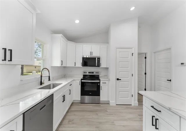 Photo 1 of Single family home for sale at 3 Pecan Dr Trce, Ocala, FL 34472 | MLS# OM734189 | Listing updated on 2026-10-20