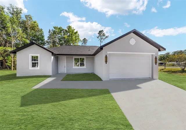 Photo 2 of Single family home for sale at 3 Pecan Dr Trce, Ocala, FL 34472 | MLS# OM734189 | Listing updated on 2026-10-20