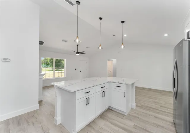 Photo 4 of Single family home for sale at 3 Pecan Dr Trce, Ocala, FL 34472 | MLS# OM734189 | Listing updated on 2026-10-20
