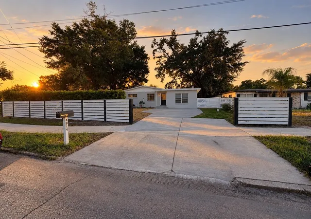 Photo 1 of Single family home for sale at 4914 Cortez Dr, Orlando, FL 32808 | MLS# O6450588 | Listing updated on 2026-10-20