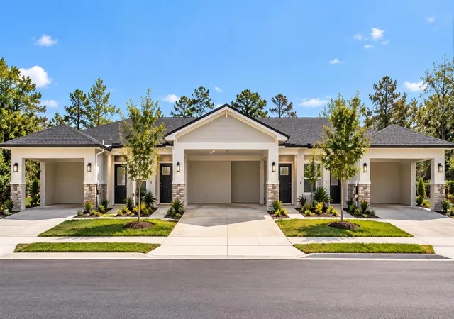 Photo 1 of Single family home for sale at 427 Prestwick Pl, Kissimmee, FL 34759 | MLS# O6450589 | Listing updated on 2026-10-21