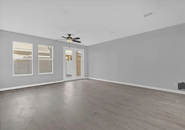 Photo 3 of Townhouse for sale at 11267 Grander Dr, Windermere, FL 34786 | MLS# O6450595 | Listing updated on 2026-10-20