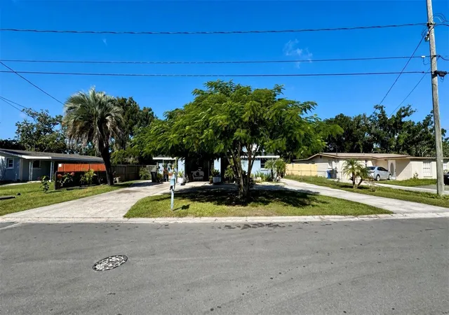 Photo 2 of Single family home for sale at 5810 N Gomez Ave, Tampa, FL 33614 | MLS# TB8558964 | Listing updated on 2026-10-30