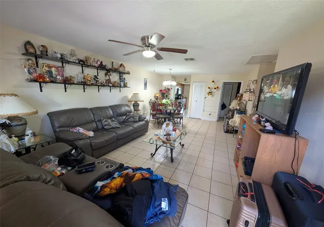 Photo 3 of Townhouse for sale at 22 Las Palmas Way, Kissimmee, FL 34743 | MLS# O6450600 | Listing updated on 2026-10-18