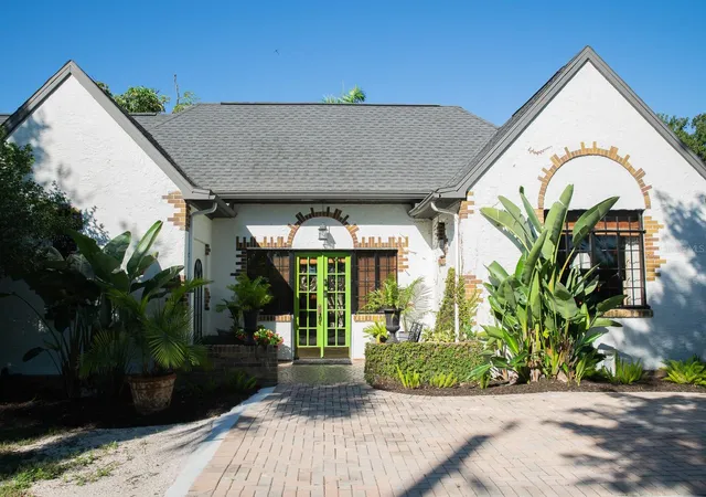 Photo 1 of Single family home for sale at 1230 Estremadura Dr, Bradenton, FL 34209 | MLS# A4709921 | Listing updated on 2026-10-22