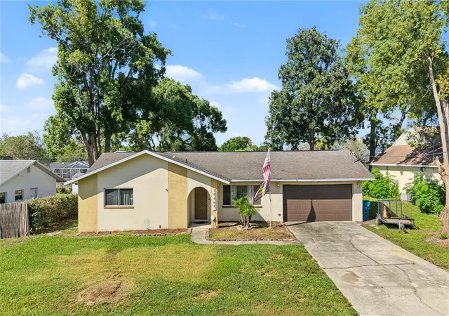 Photo 1 of Single family home for sale at 10465 Mayflower Rd, Spring Hill, FL 34608 | MLS# W7890395 | Listing updated on 2026-10-19