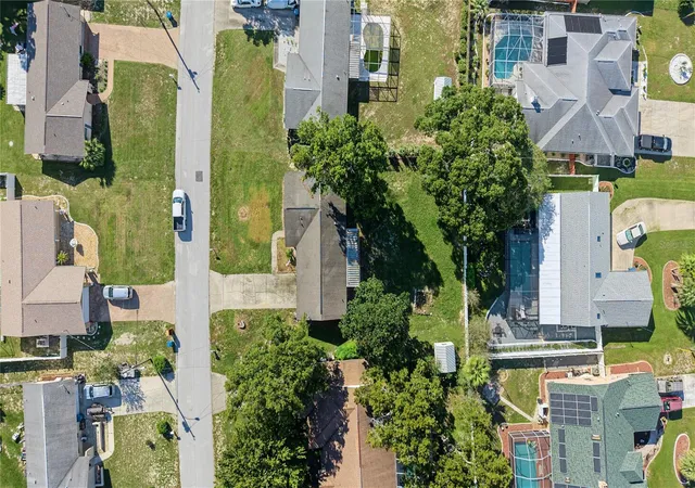 Photo 4 of Single family home for sale at 10465 Mayflower Rd, Spring Hill, FL 34608 | MLS# W7890395 | Listing updated on 2026-10-19