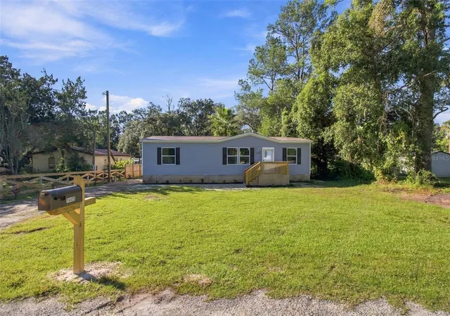 Photo 2 of Manufactured home for sale at 19408 Peyton Pl, Brooksville, FL 34601 | MLS# TB8558984 | Listing updated on 2026-10-20