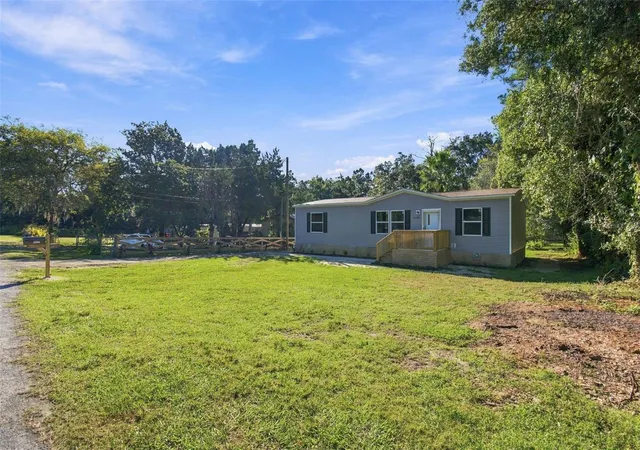 Photo 4 of Manufactured home for sale at 19408 Peyton Pl, Brooksville, FL 34601 | MLS# TB8558984 | Listing updated on 2026-10-20
