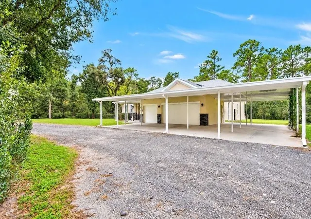 Photo 4 of Single family home for sale at 922 Volusia Timber Ct, Lake Helen, FL 32744 | MLS# V4951871 | Listing updated on 2026-10-20