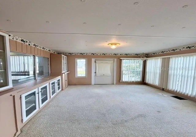 Photo 3 of Manufactured home for sale at 706 Elizabeth Ln, Lakeland, FL 33809 | MLS# L4965852 | Listing updated on 2026-10-17