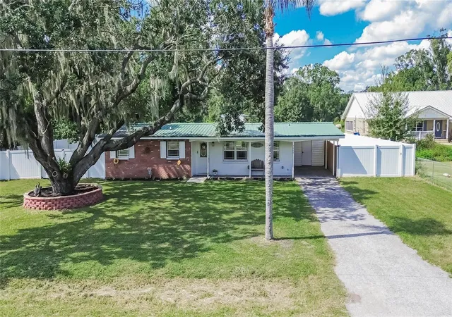 Photo 1 of Single family home for sale at 3009 S Northview Rd, Plant City, FL 33566 | MLS# TB8558998 | Listing updated on 2026-10-22