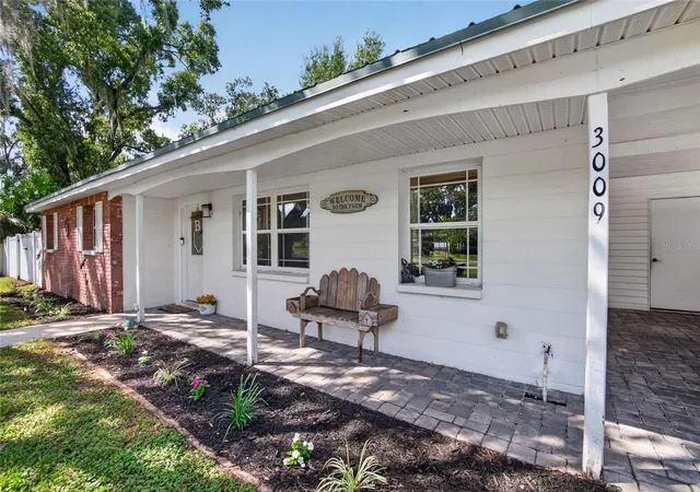 Photo 3 of Single family home for sale at 3009 S Northview Rd, Plant City, FL 33566 | MLS# TB8558998 | Listing updated on 2026-10-22