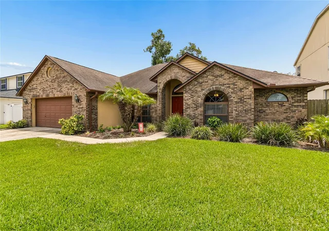 Photo 3 of Single family home for sale at 3822 Cold Crk Dr, Valrico, FL 33596 | MLS# TB8558999 | Listing updated on 2026-10-22
