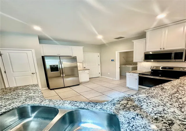 Photo 4 of Townhouse for sale at 2113 Laceflower Dr, Brandon, FL 33510 | MLS# A4709927 | Listing updated on 2026-10-22