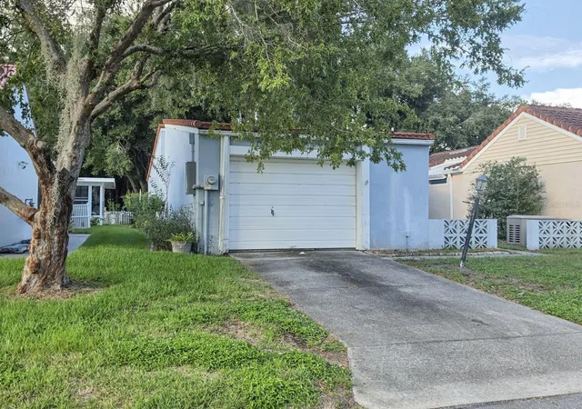Photo 1 of Single family home for sale at 395 San Jose Dr, Winter Haven, FL 33884 | MLS# P4940202 | Listing updated on 2026-10-27