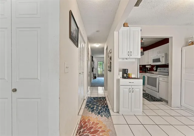 Photo 3 of Single family home for sale at 1446 Highland Ridge Cir, Brandon, FL 33510 | MLS# TB8559010 | Listing updated on 2026-10-22