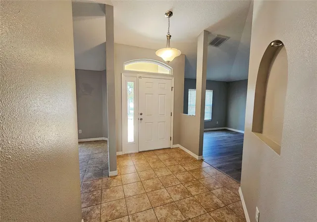 Photo 1 of Single family home for sale at 12141 137th Street N, Largo, FL 33774 | MLS# G5119200 | Listing updated on 2026-10-29